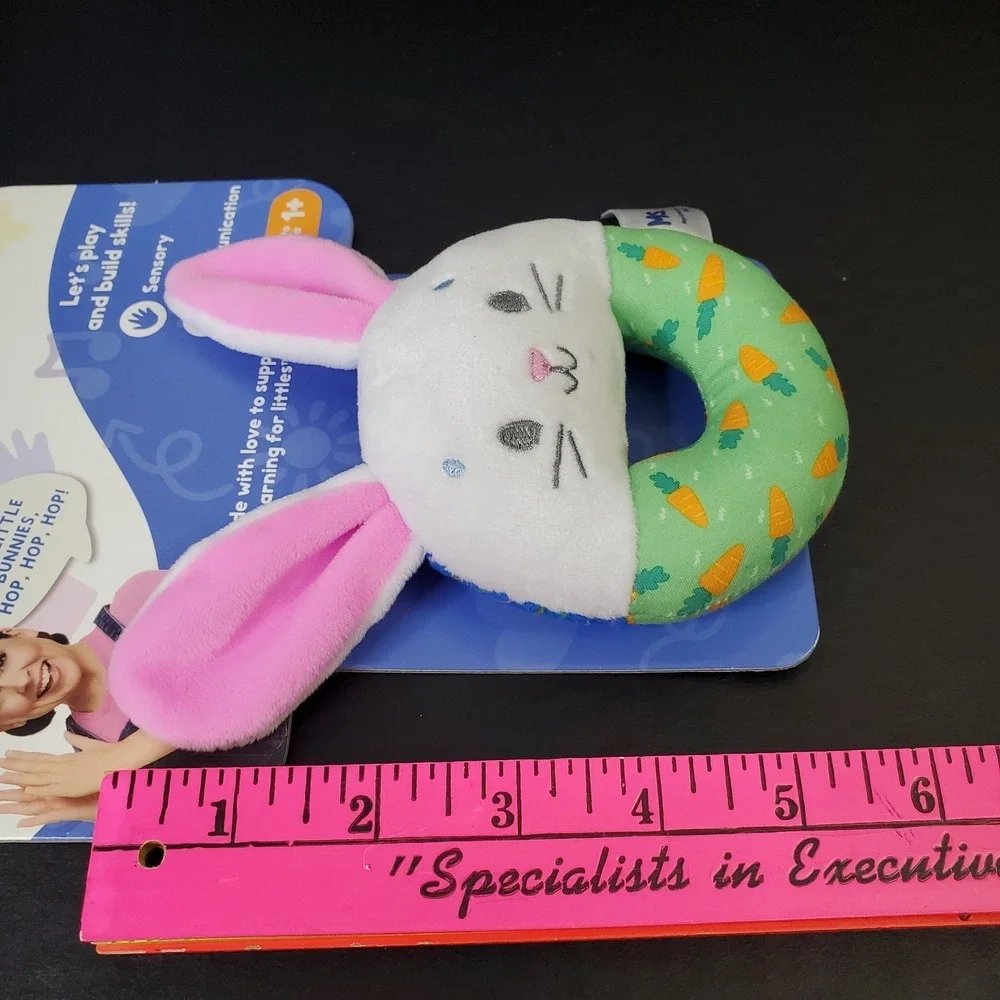 Ms. Rachel Hop Little‎ Bunnies Soft Ring Rattle Plush Grabber Baby Bunny Toy